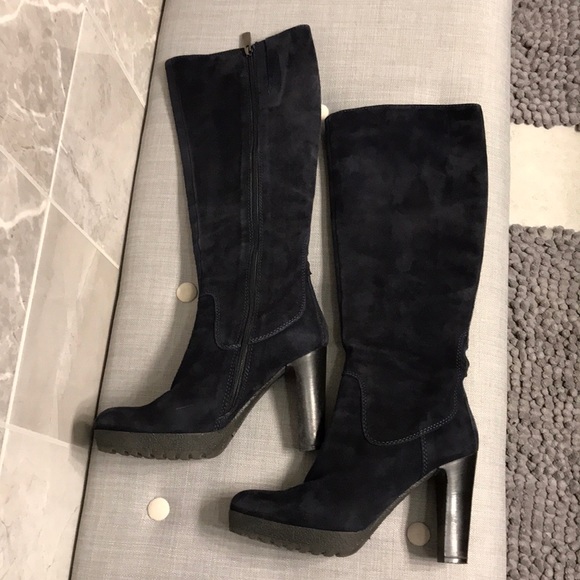 Gorgeous suede boots 💎 - Picture 3 of 8